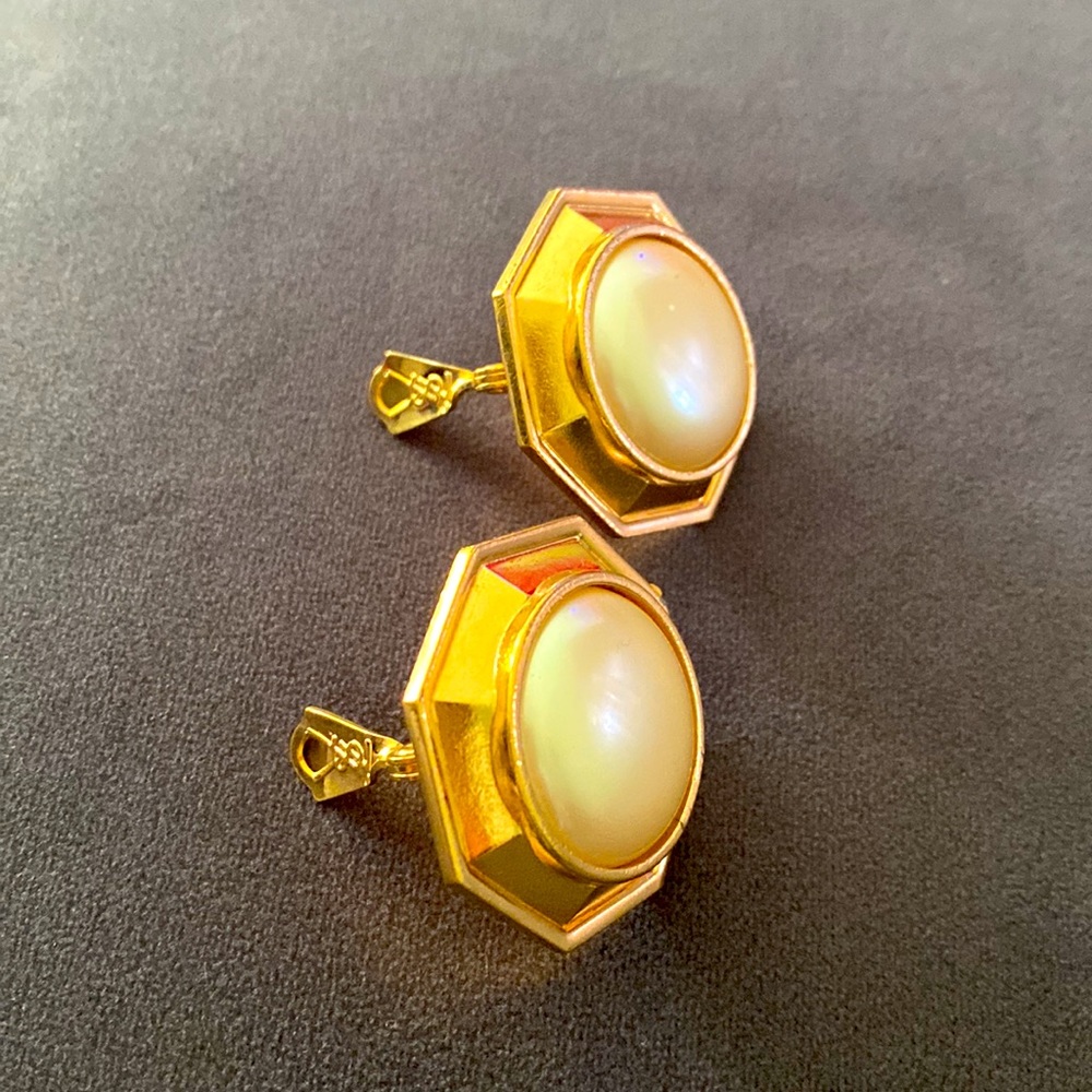 Authentic YSL gold plated pearl Earrings - Picture 6 of 6